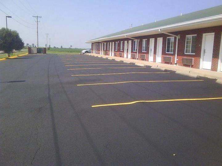 Deerfield Inn And Suites Steele Exterior foto