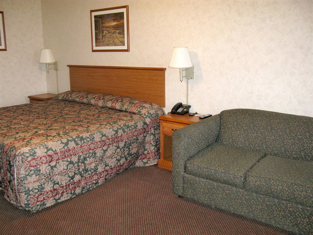 Deerfield Inn And Suites Steele Exterior foto